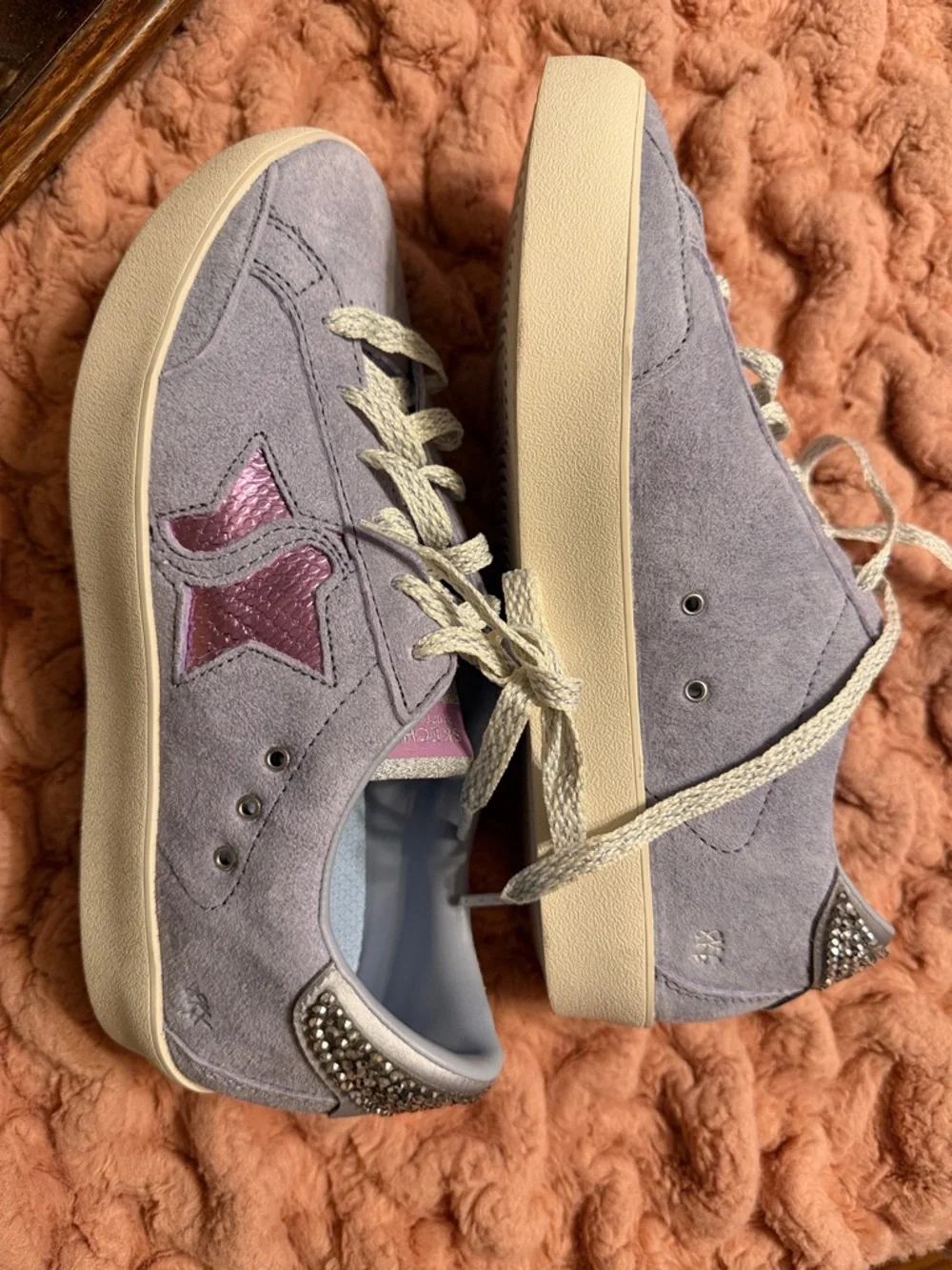 Skechers Lavender Suede Sneakers with Pink Star Accent/New without tag